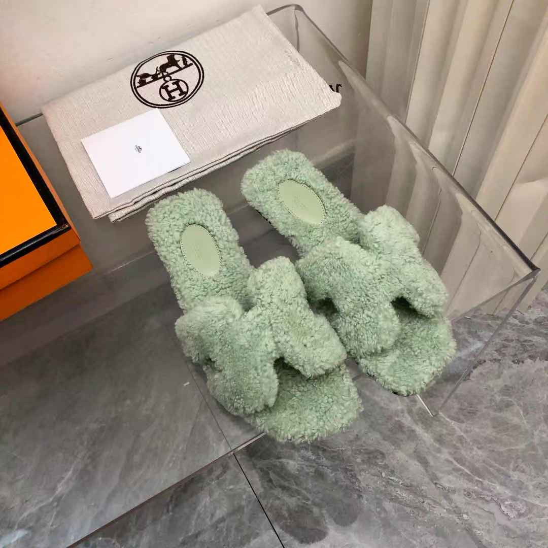 ua H**mes oran sandal