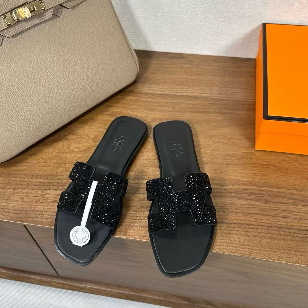 ua H**mes oran sandal