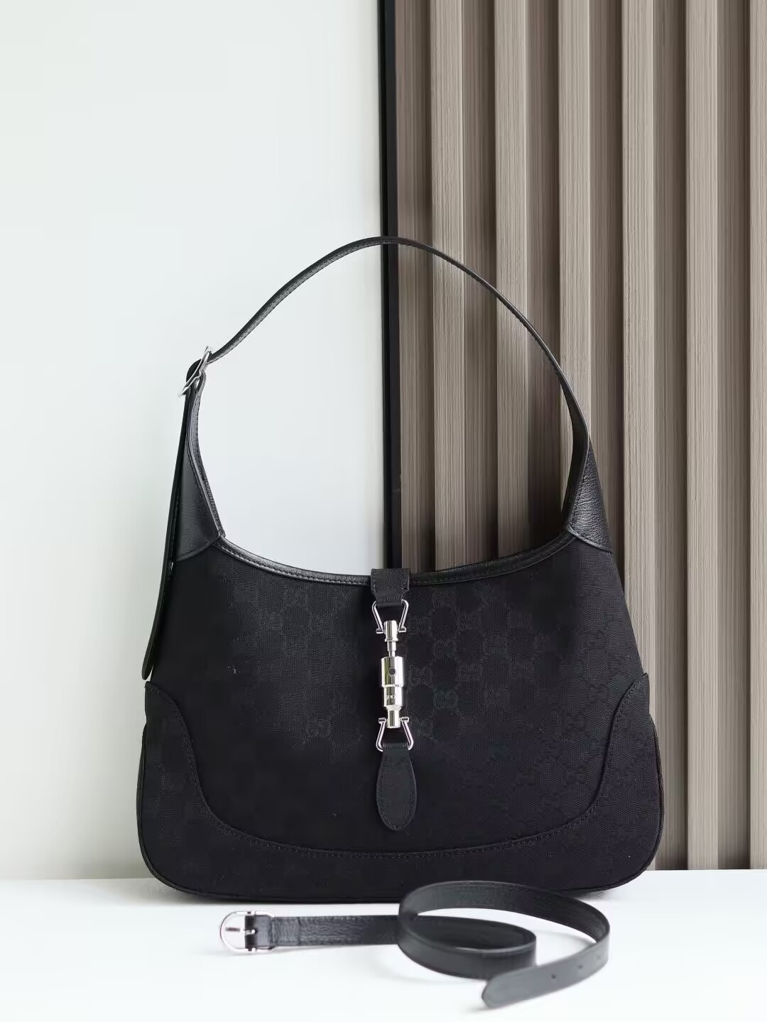 G*u*i jackie medium shoulder bag 31.5x22x4.5cm