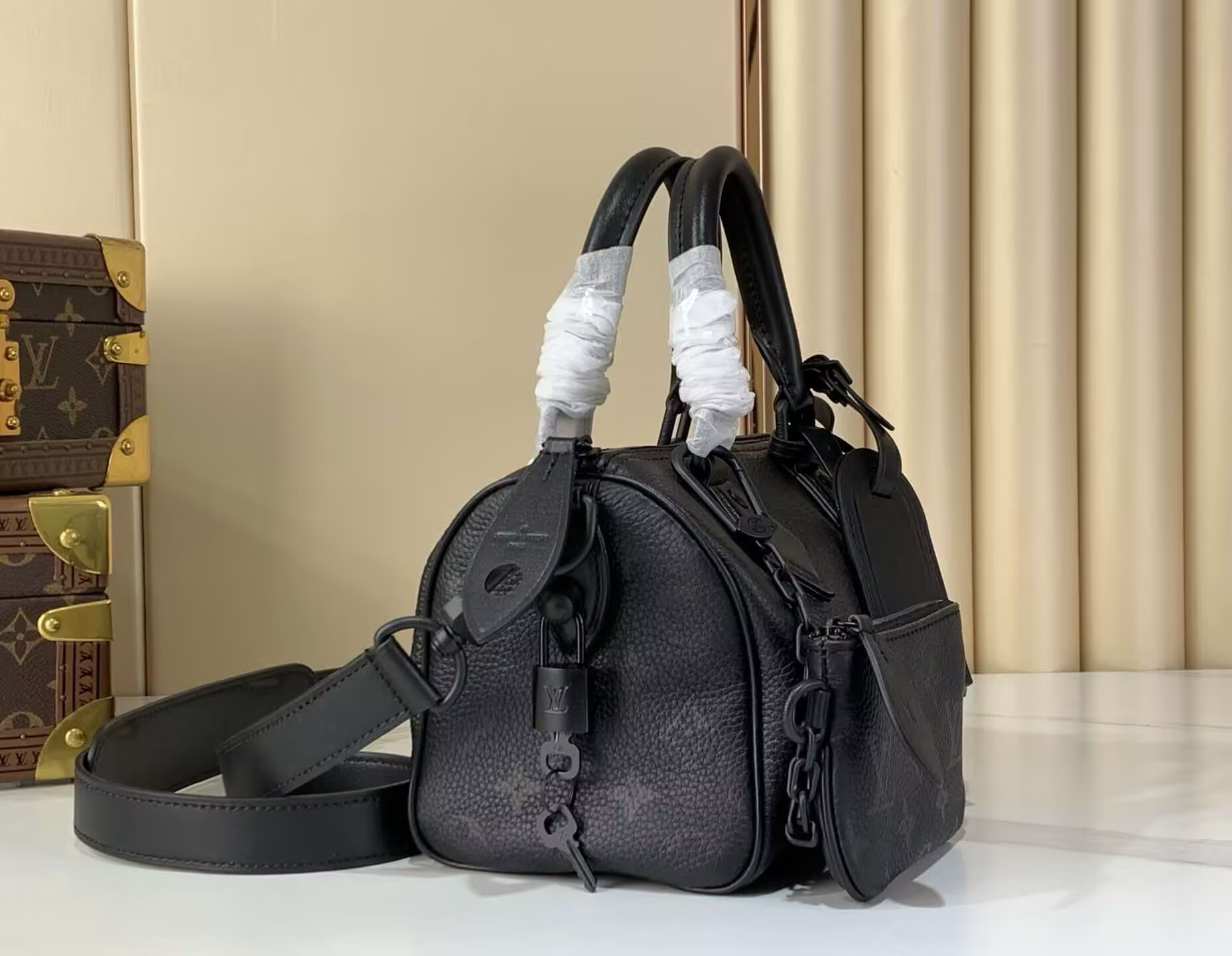 LV Speedy P9 Bandoulière 20 M13904 22x14x17.5cm