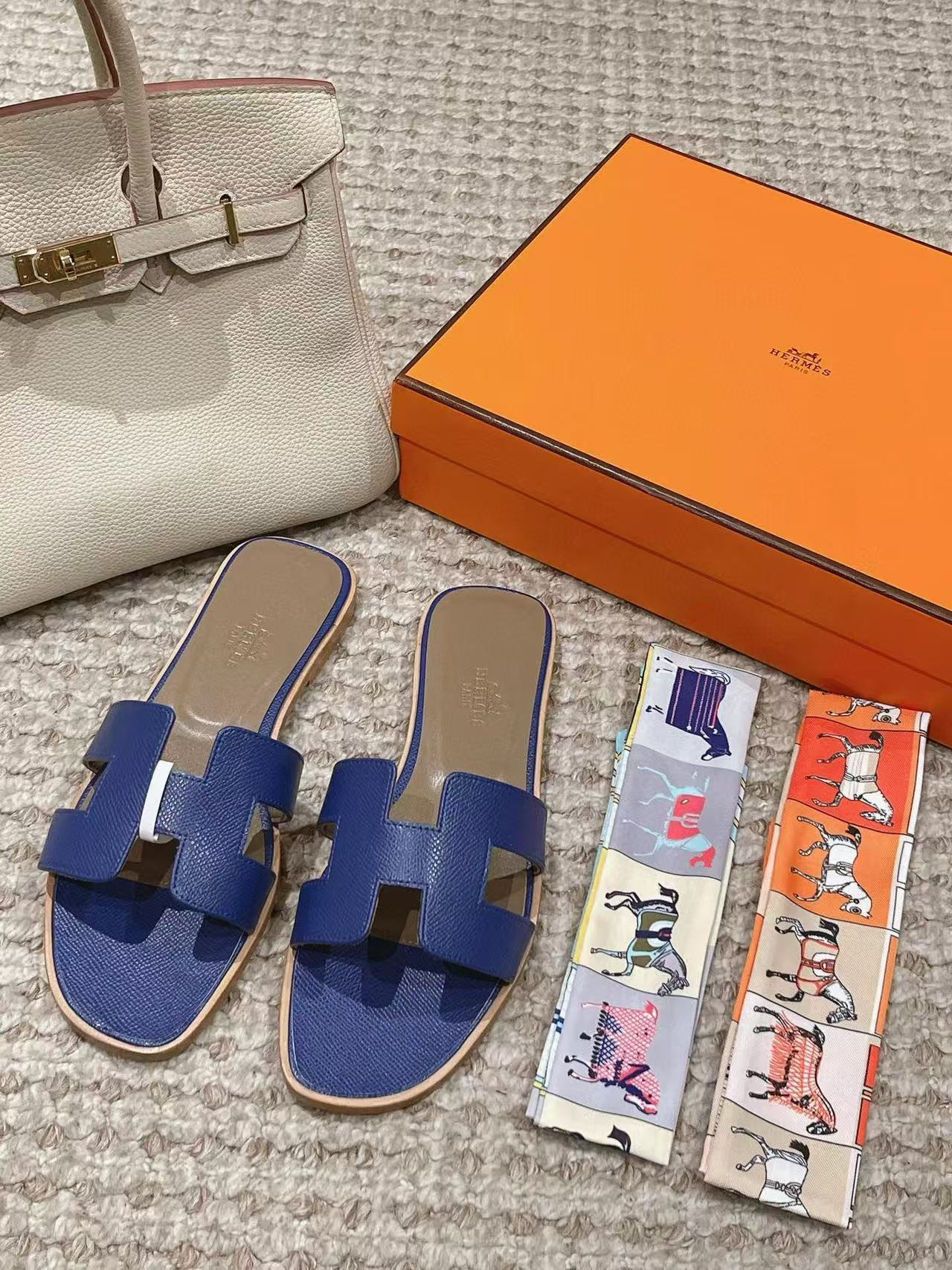 ua H**mes oran sandal