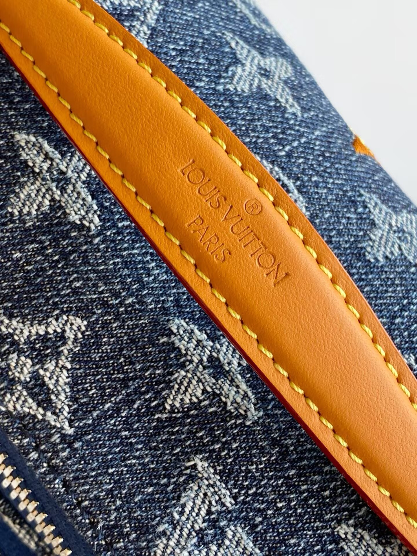 LV Rush Bumbag M27640 30x15x8 cm