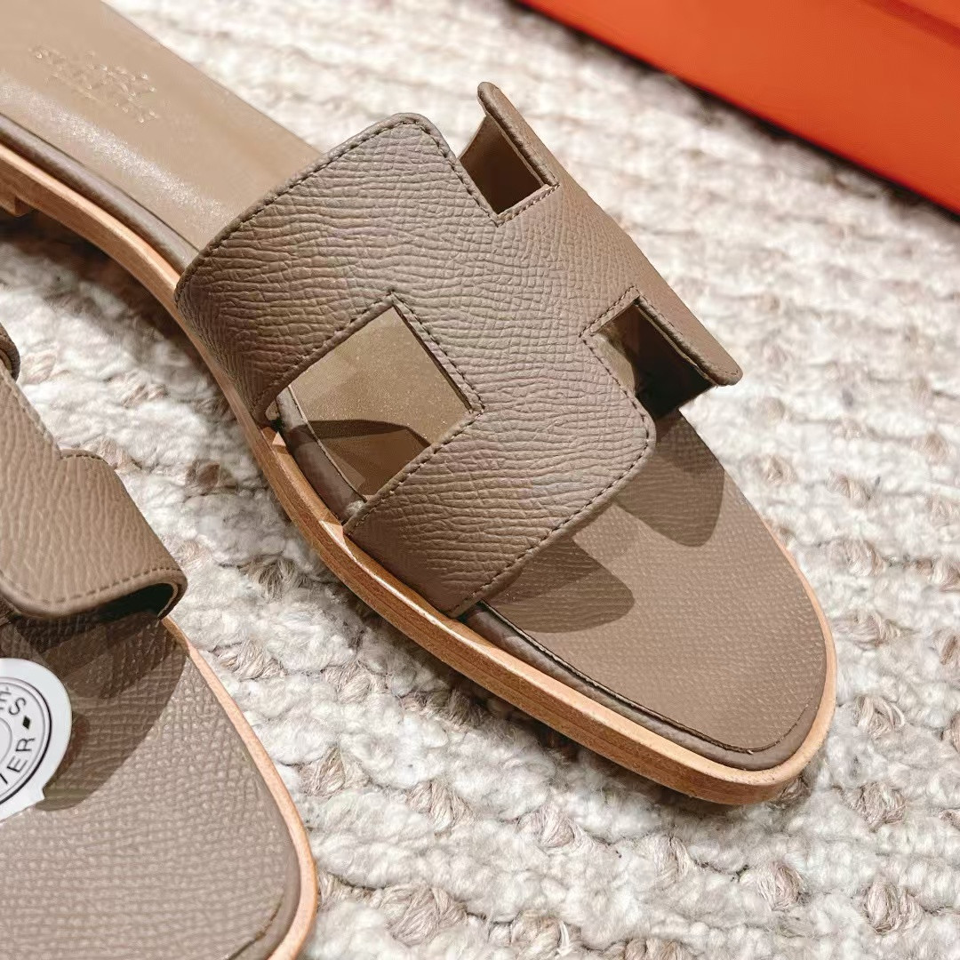 ua H**mes oran sandal