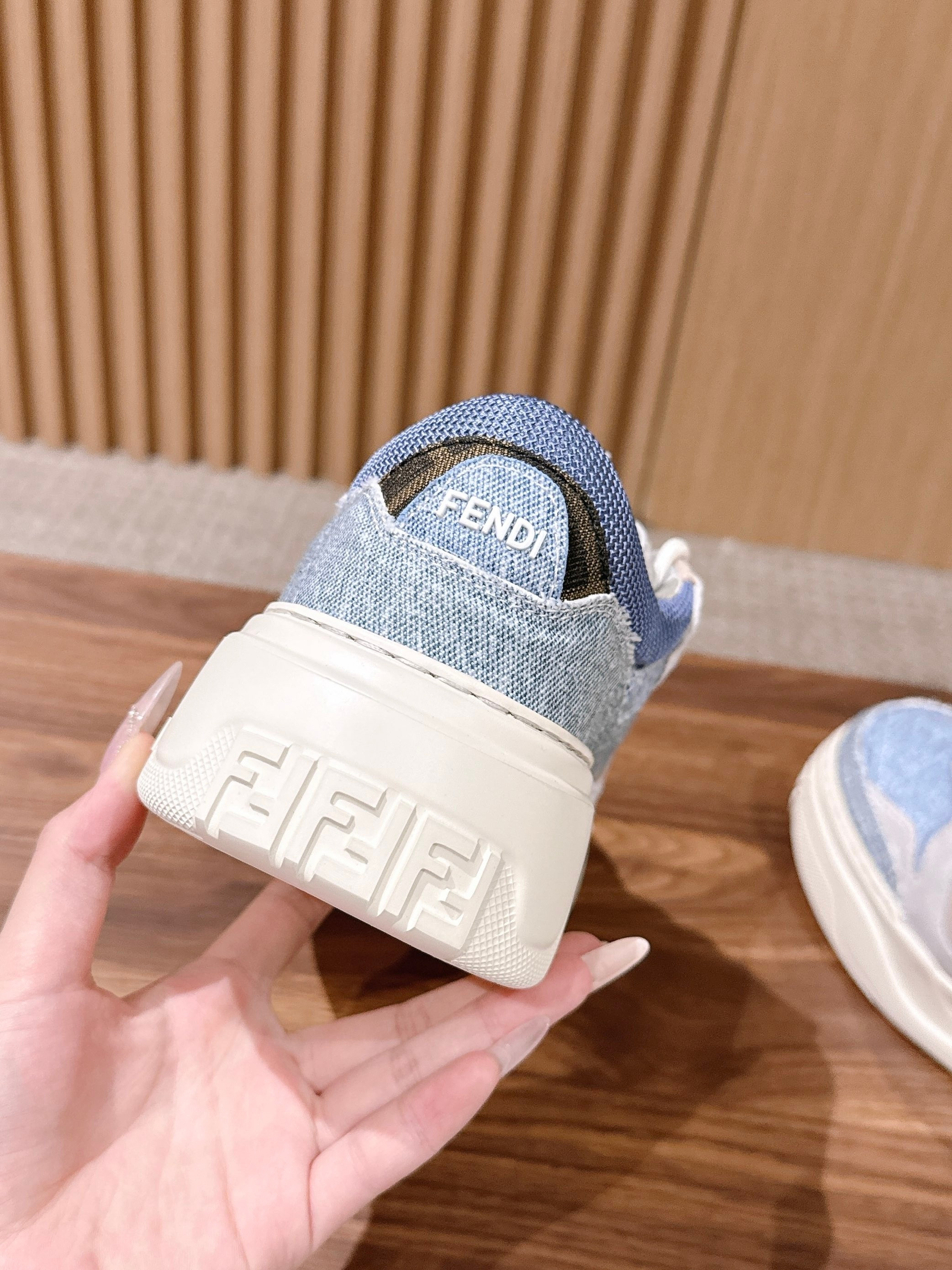 ua F**di force low-top sneakers