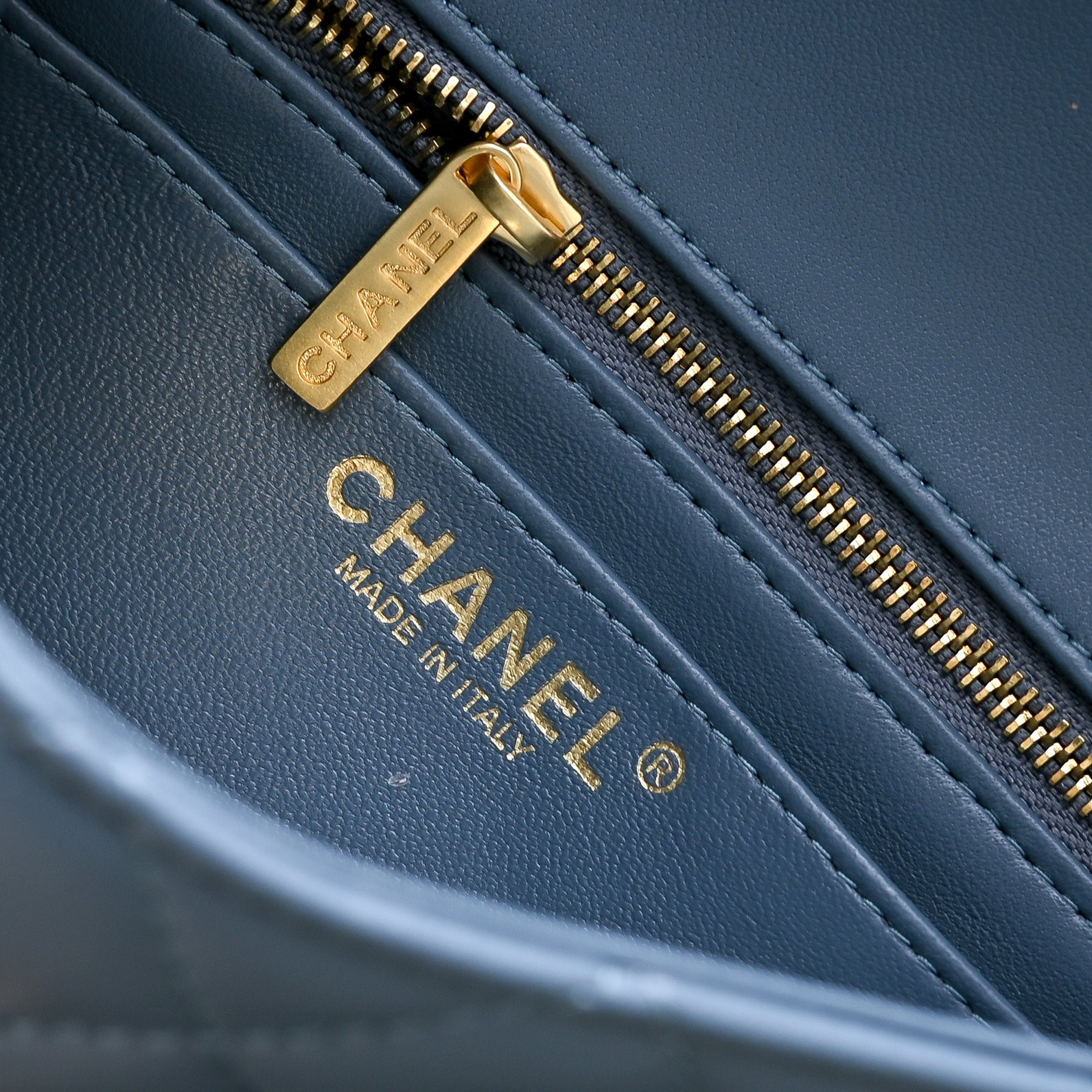 Ch*el flap bag misty blue as1787 20x13x7cm