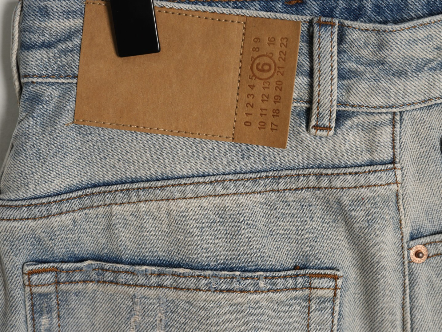 ma*s*n Ma*i*la mm6 jeans
