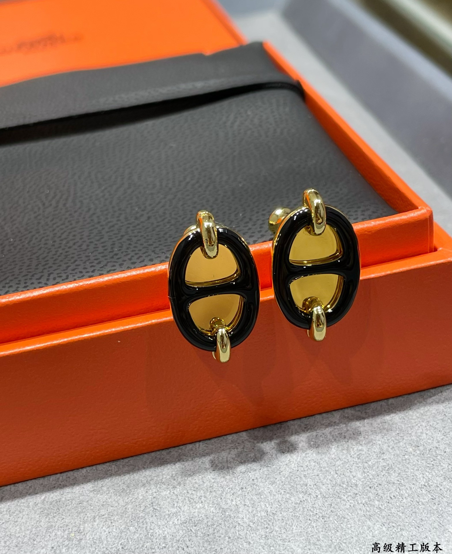 H**mes mini maillon earrings