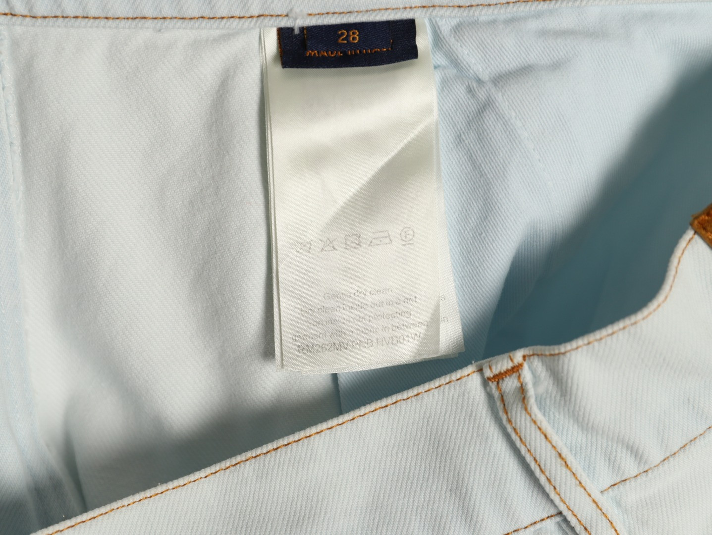 l0*is V*t0n 26ss blooming shorts