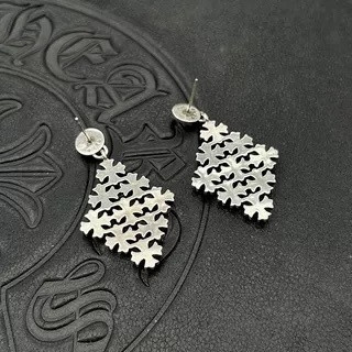 ch**me he**ts large Di*m*nd-shaped cross chain earrings