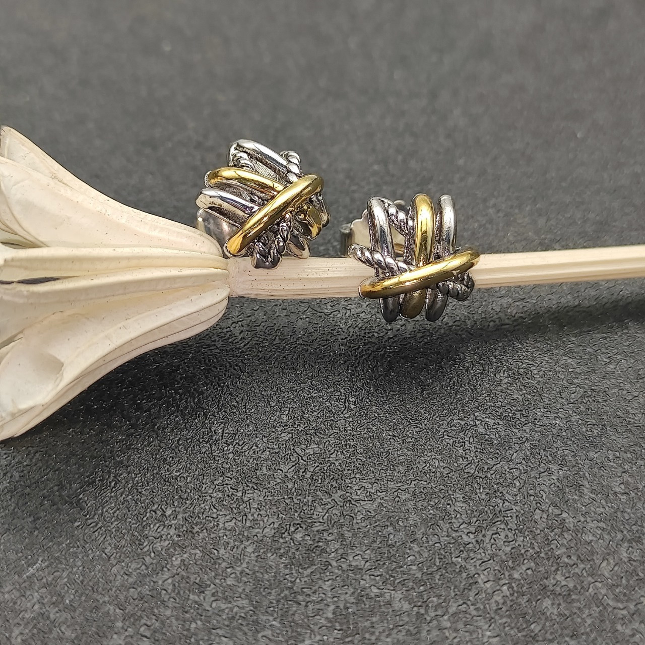dau1d Yvrm*n 11mm earrings