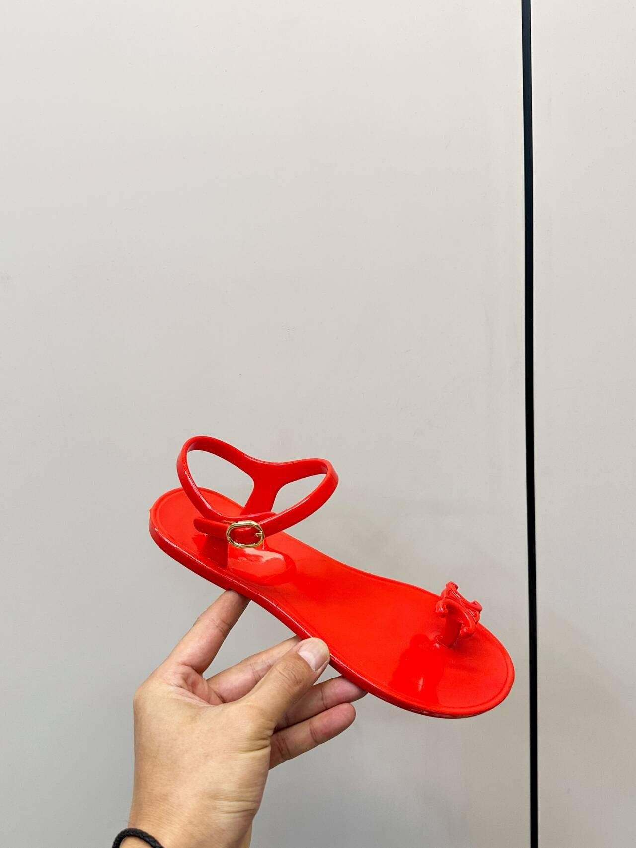 ua Ce**e jelly bay sandal
