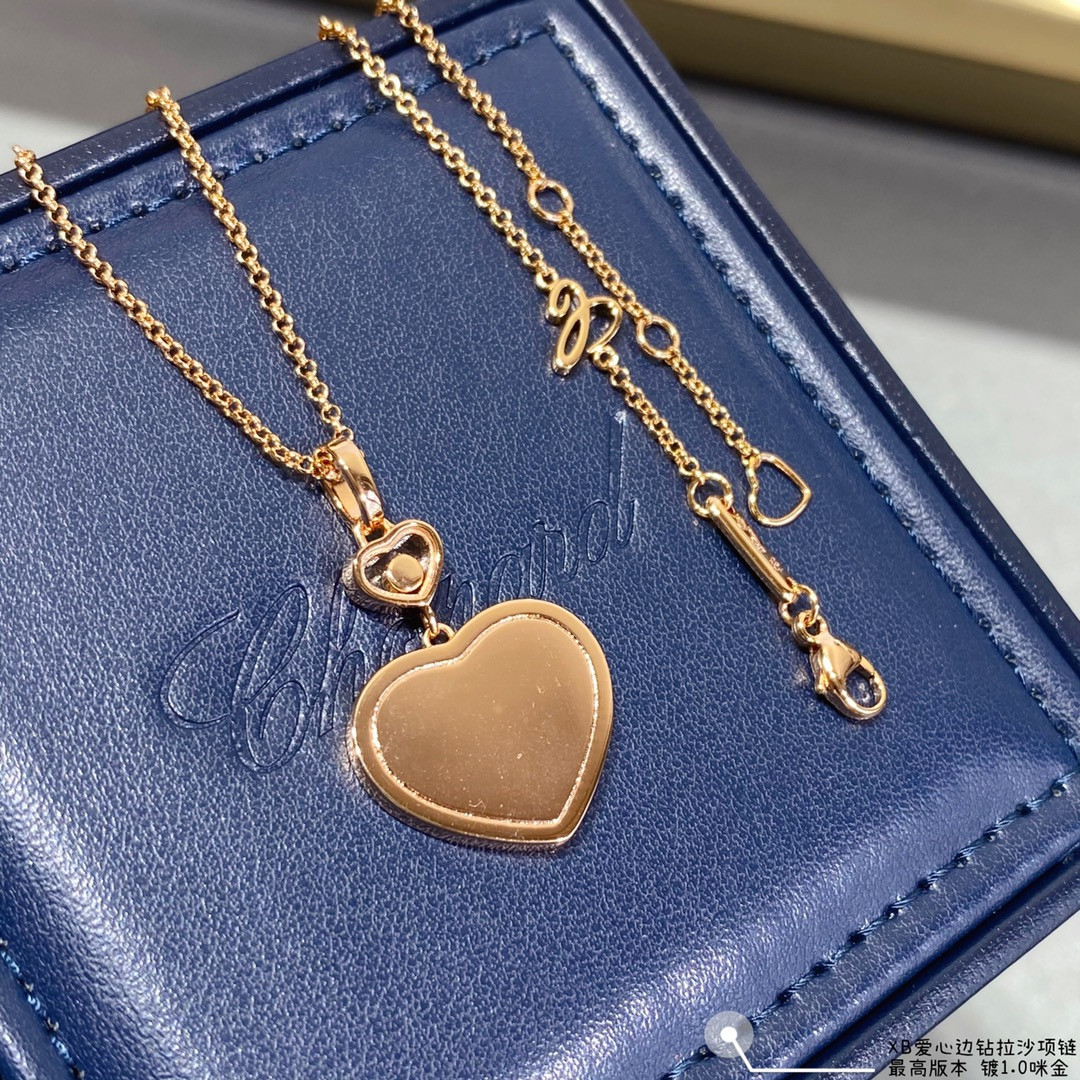 Ch0pard heart-shaped edge di*m*nd brushed necklace