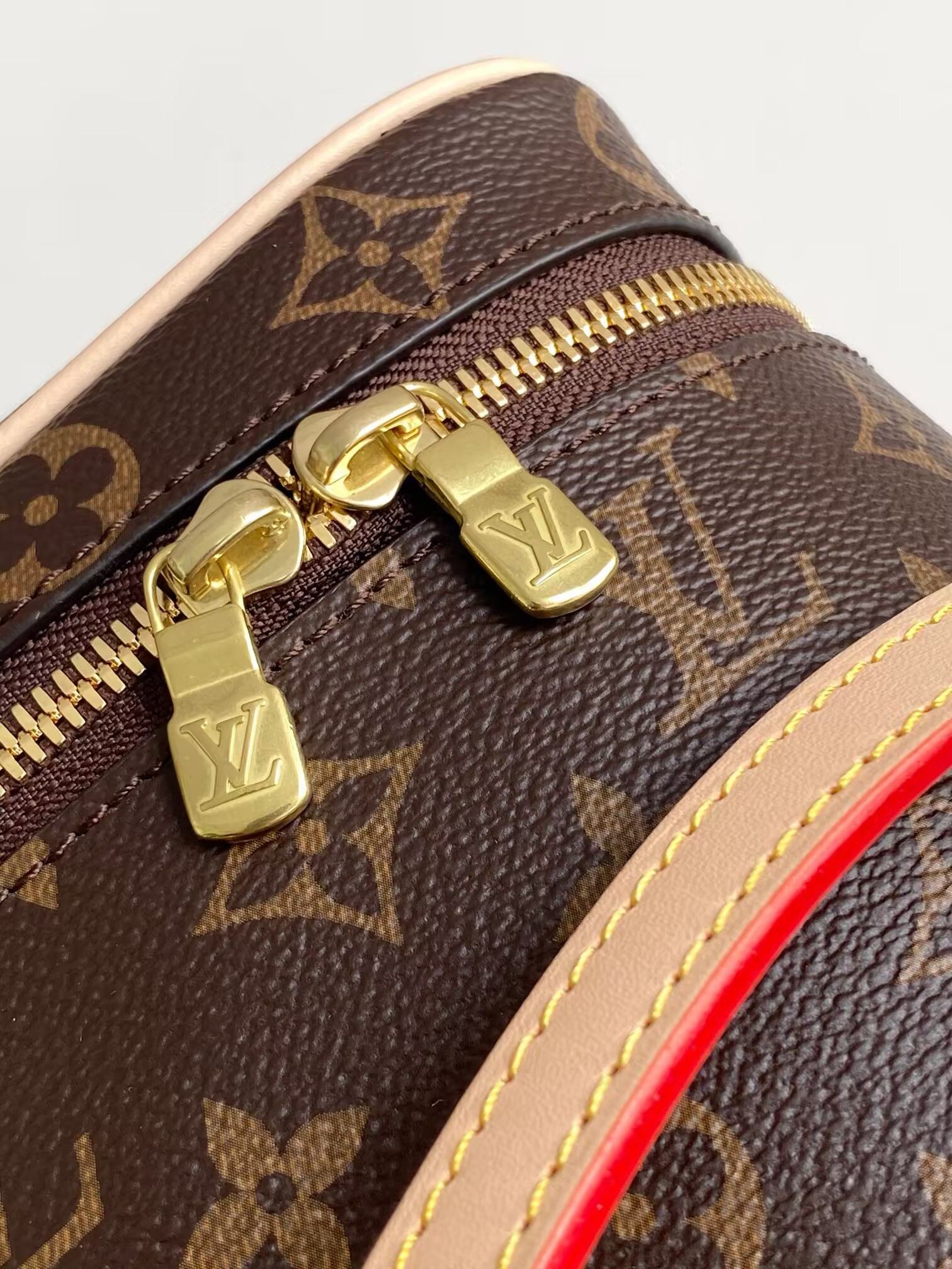 LV Nice BB M42265 24x18x14.5cm