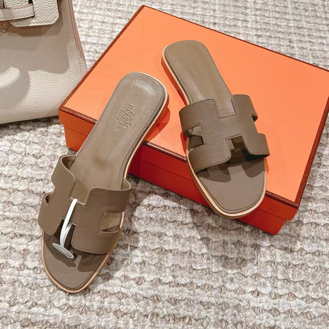 ua H**mes oran sandal