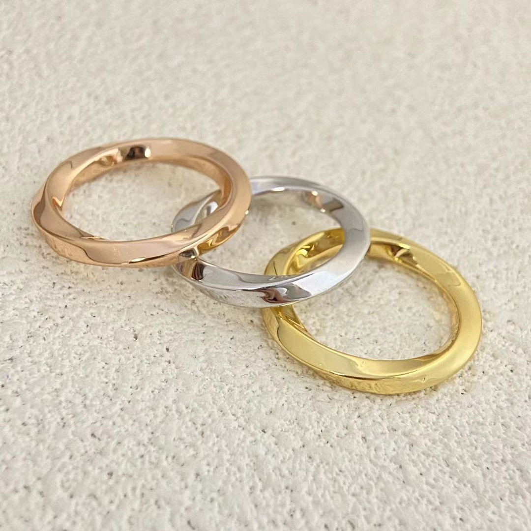 Gr*ff smooth twist rope ring