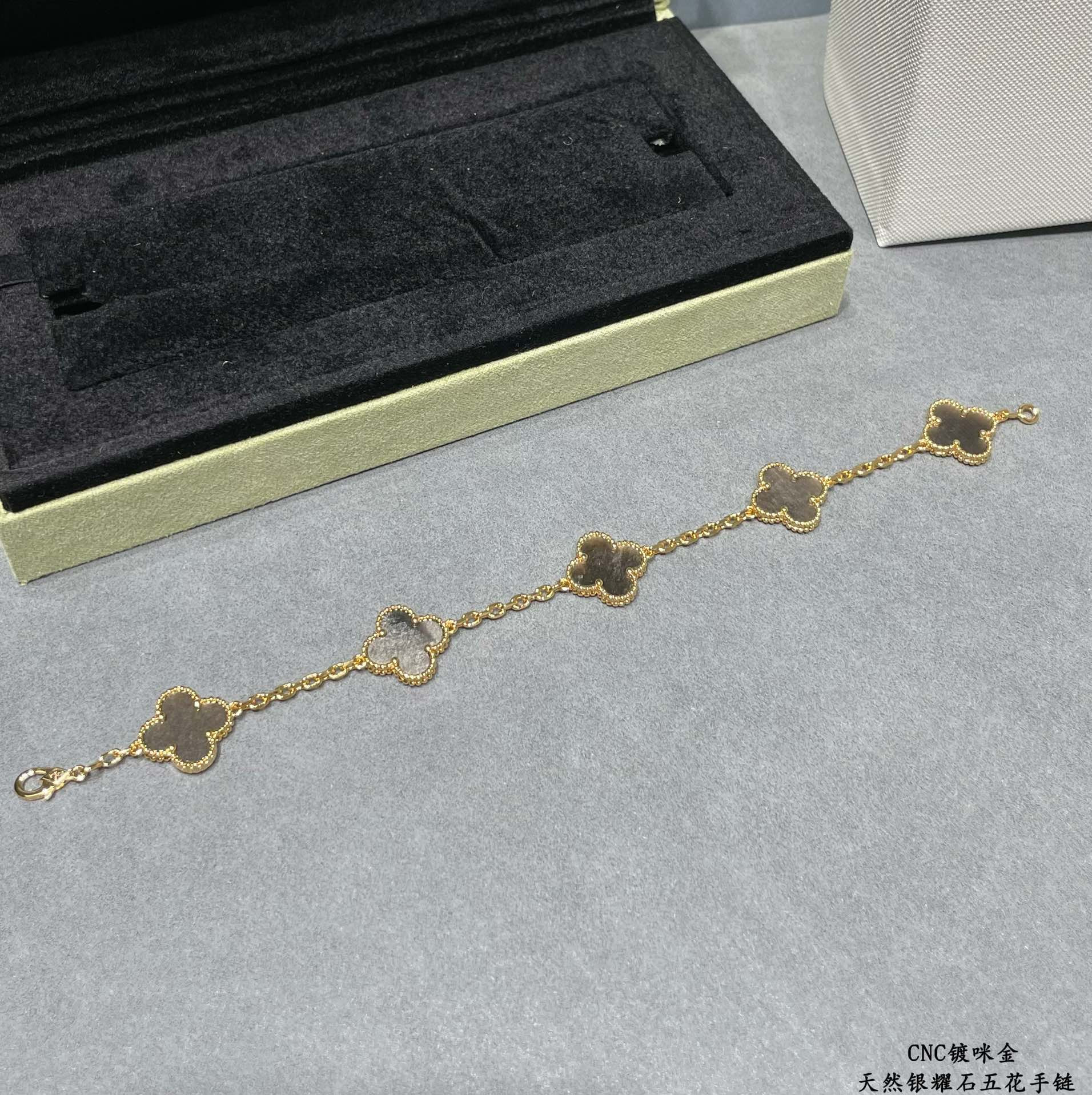 V*N CL*F & arpelsnatural silver obsidian five-flower four-leaf clover bracelet rose gold chain(no refund or exchange)