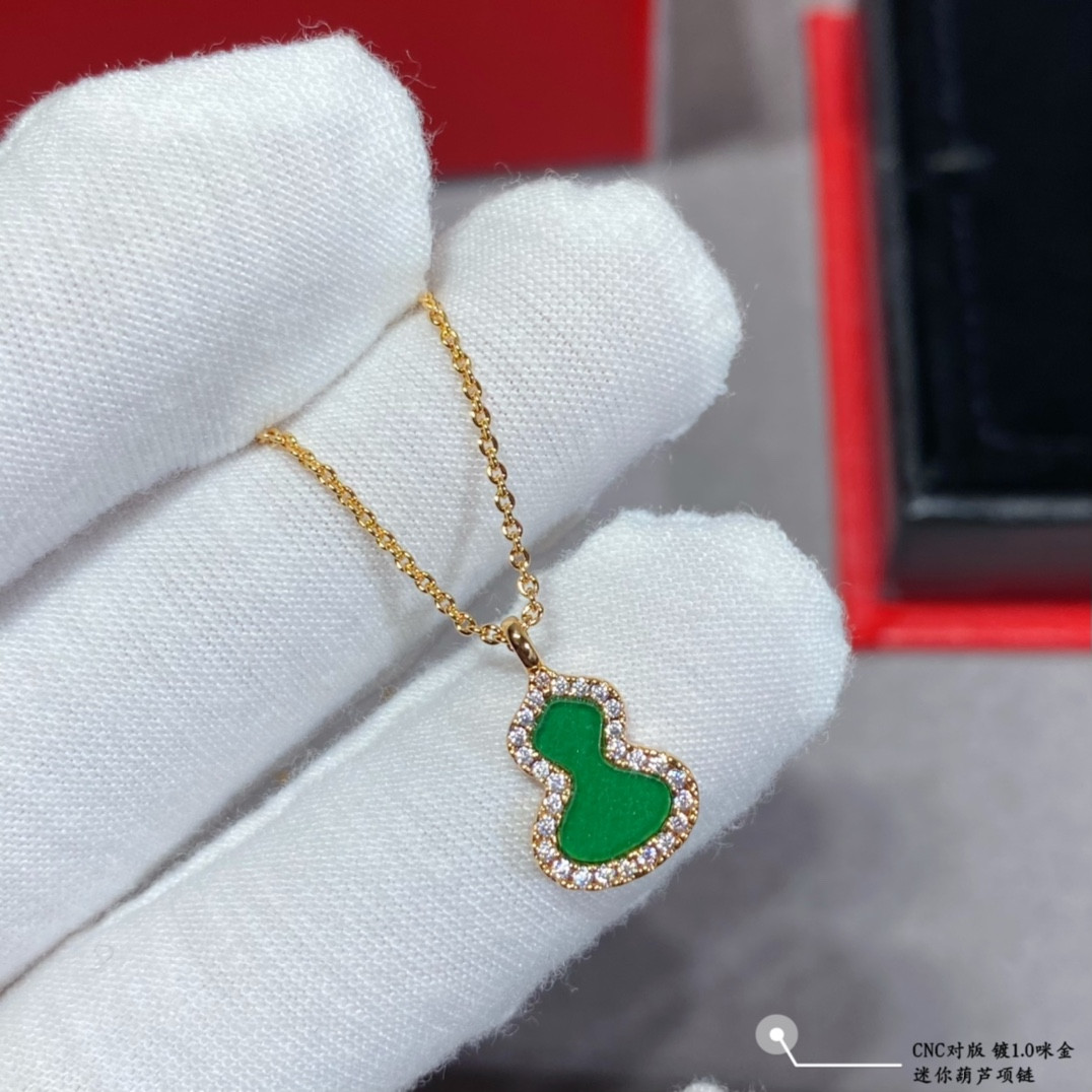 Qee1in mini gourd necklace