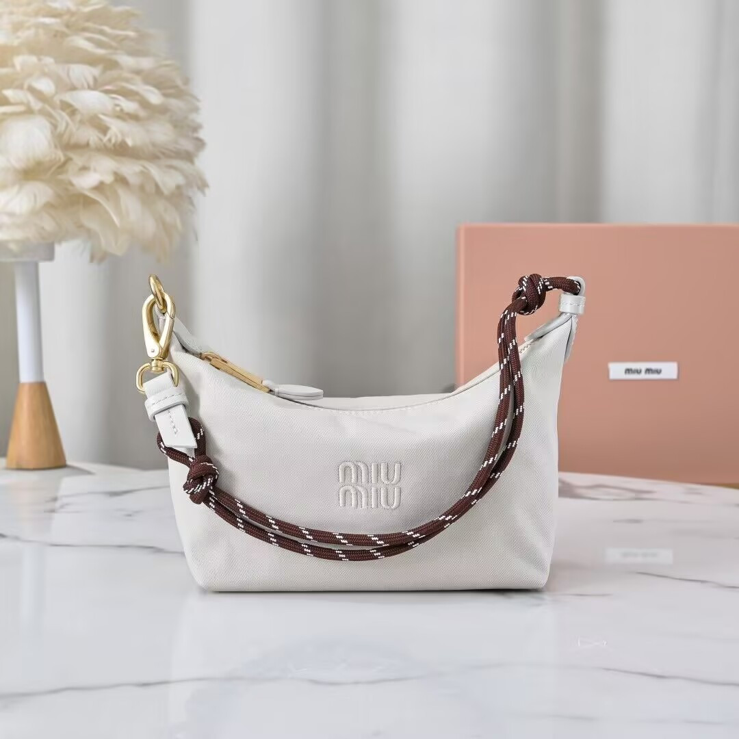 M1v M1v gabardine pouch 14x18.5x10cm