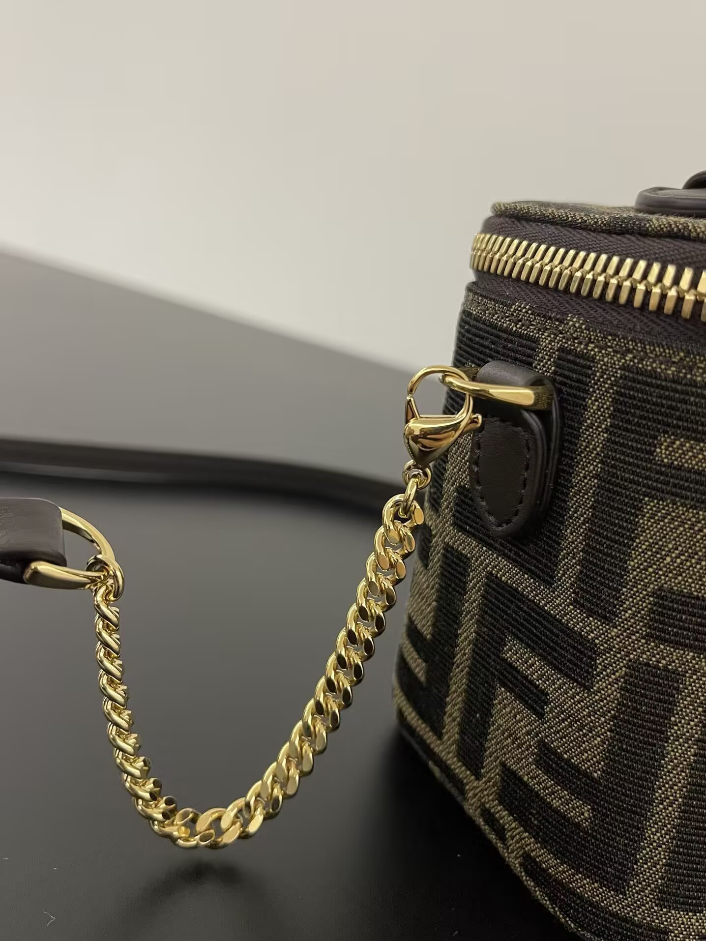 F**di vanity mini handbag 16x8x11cm