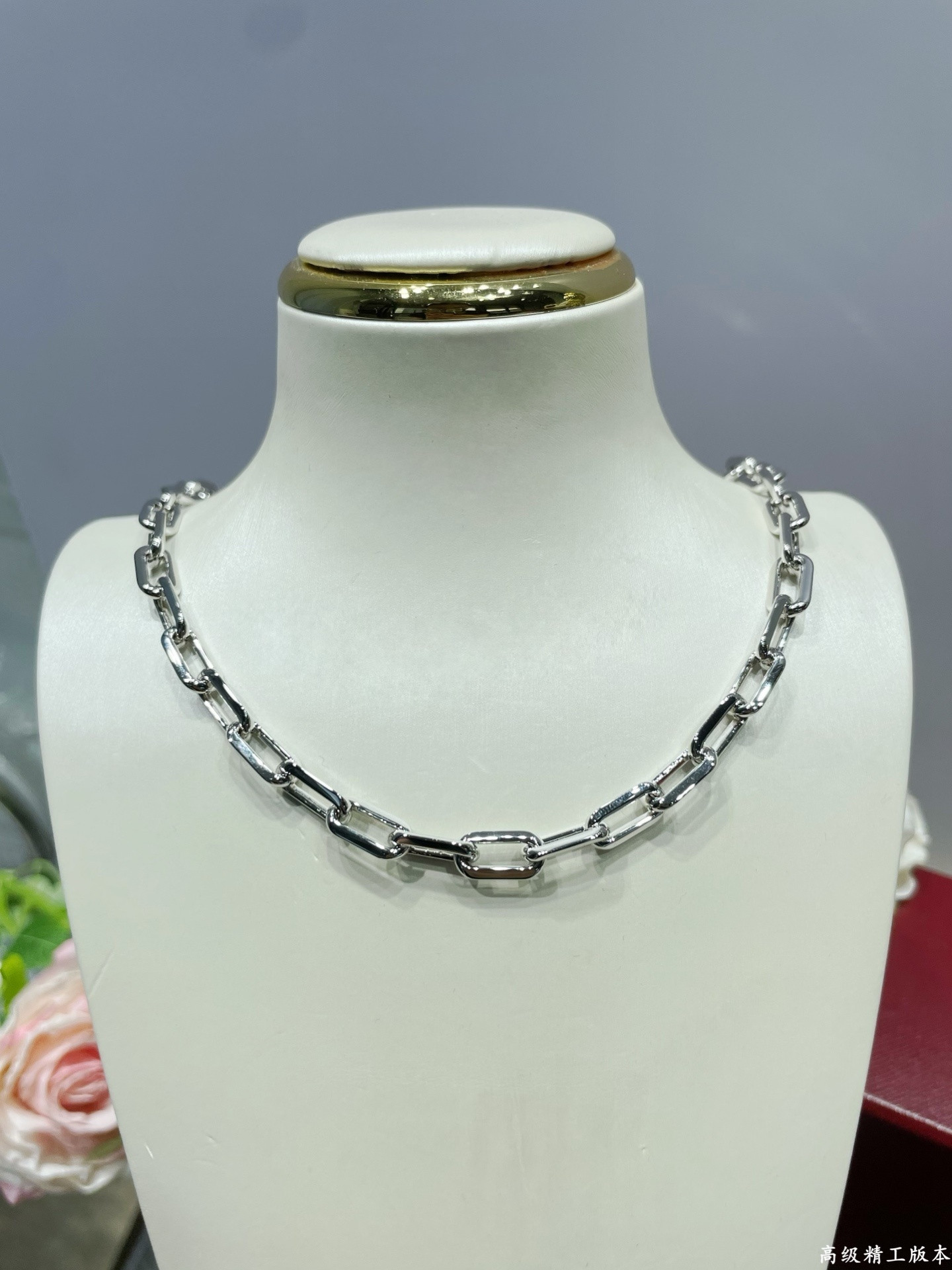 Ca*t*er ring necklace
