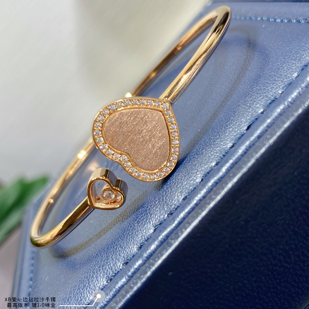 Ch0pard heart-shaped edge di*m*nd brushed bracelet