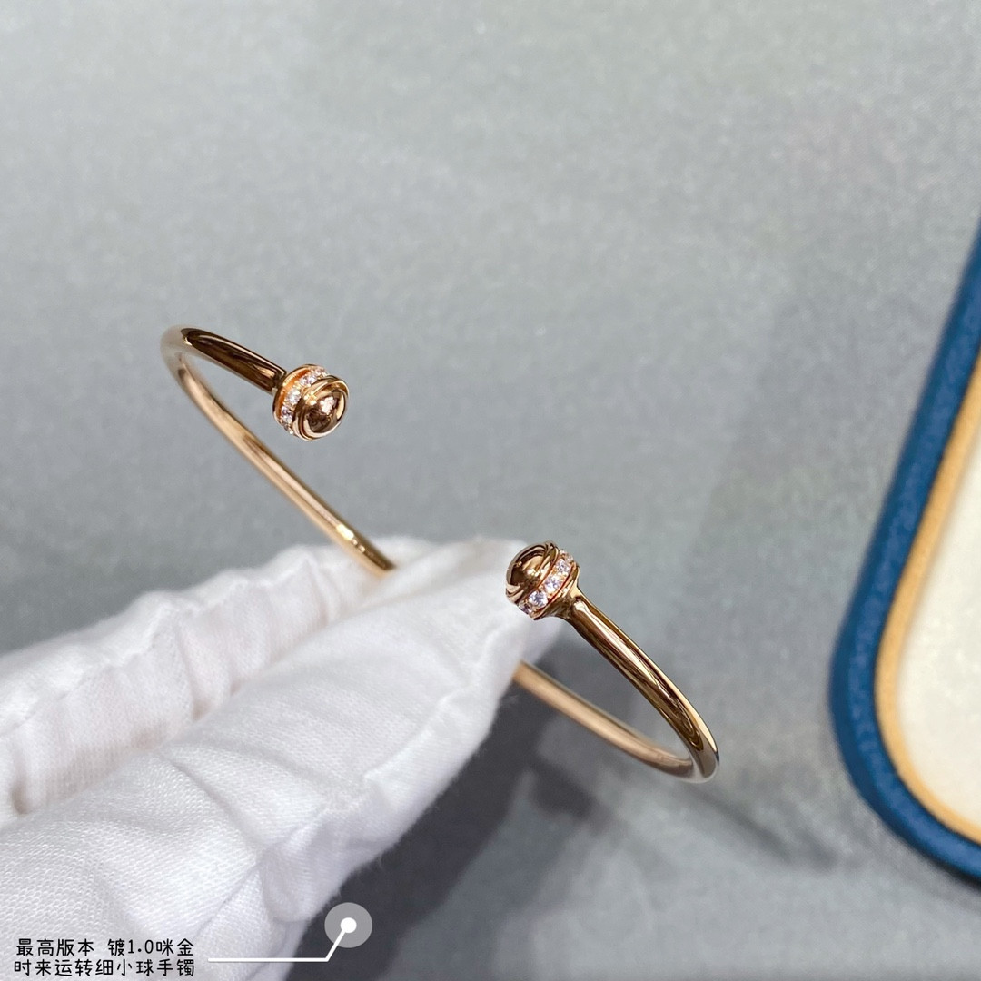 P1aget slim version rotating ball bracelet