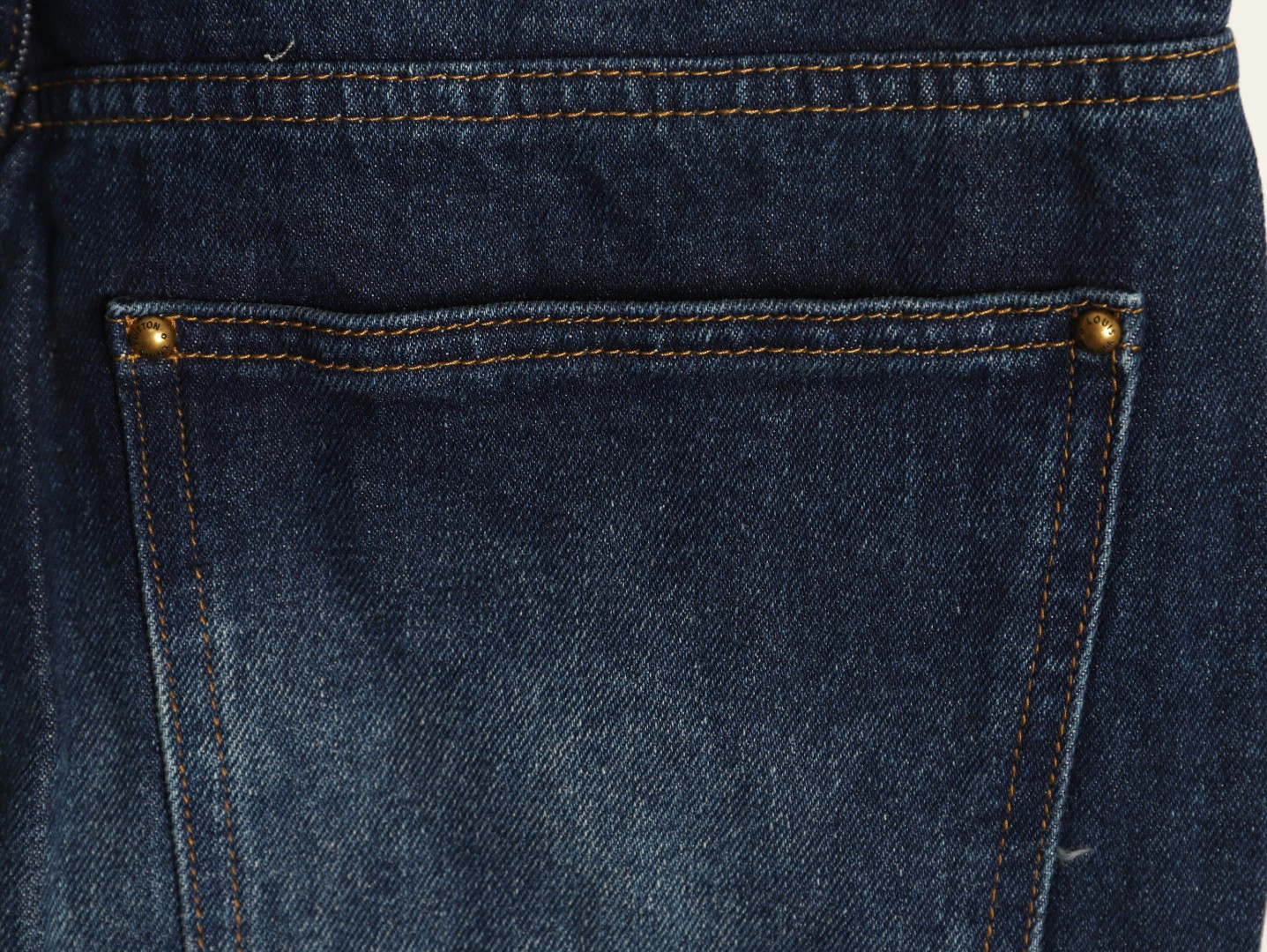 l0*is V*t0n jeans