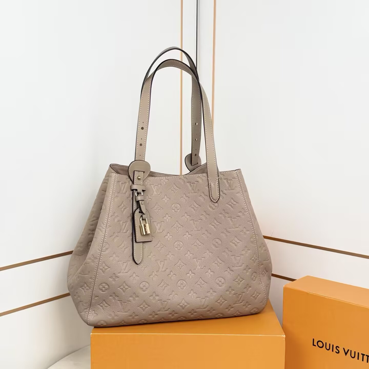 LV All In One MM M25889 56.5x30.5x17cm