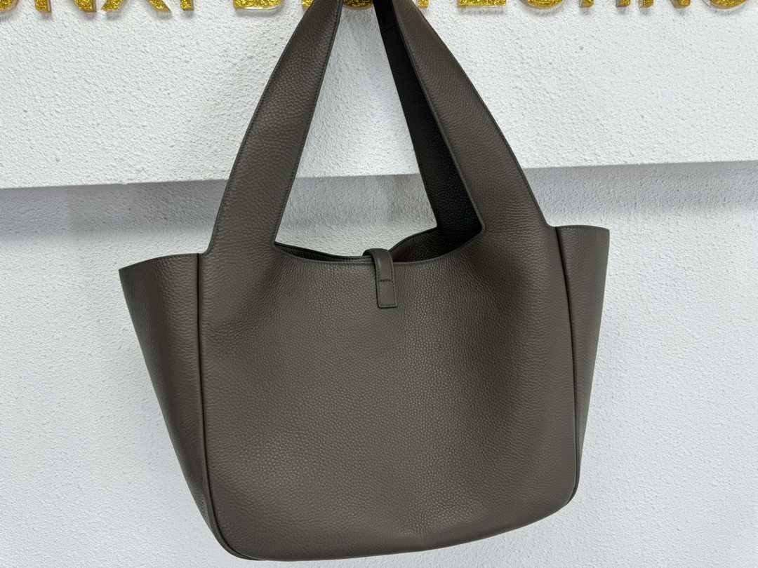 Y*L le 5 À 7 bea in grained leather 50×28×18cm