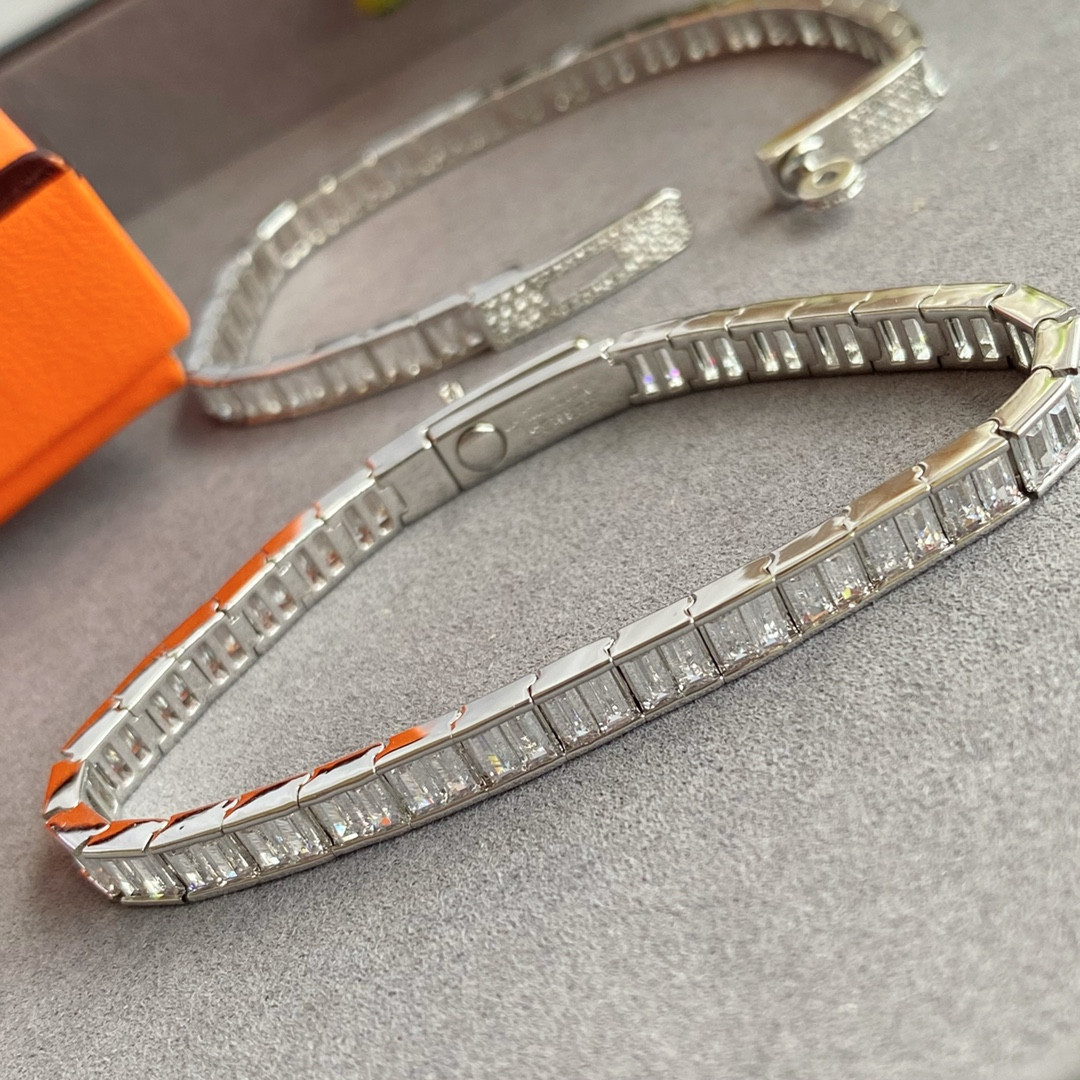 H**mes button trapezoid di*m*nd bracelet