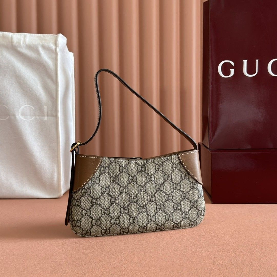 G*u*i gg emblem small shoulder bag 23x13x2cm