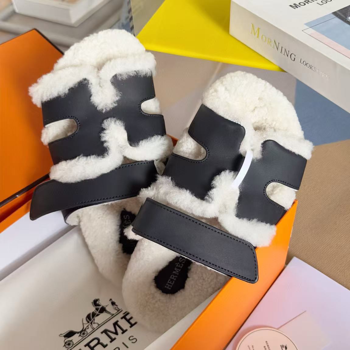 ua H**mes chypre sandal