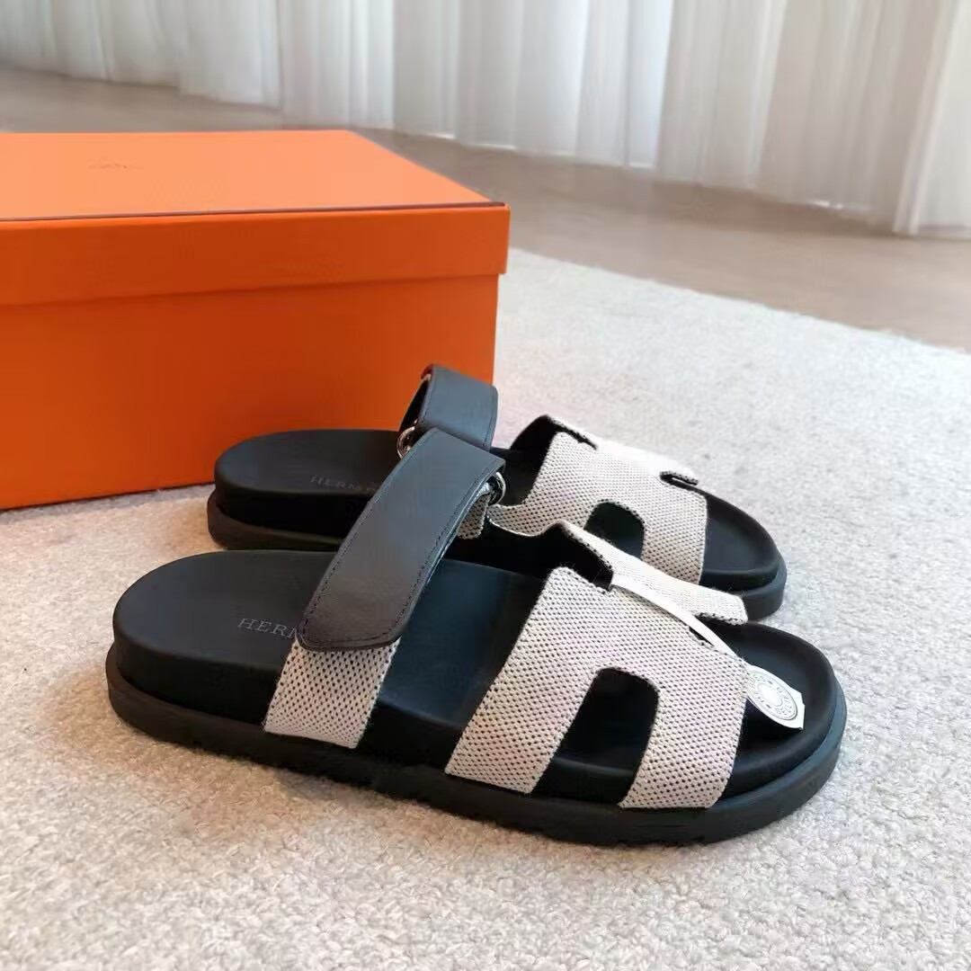 ua H**mes chypre sandal