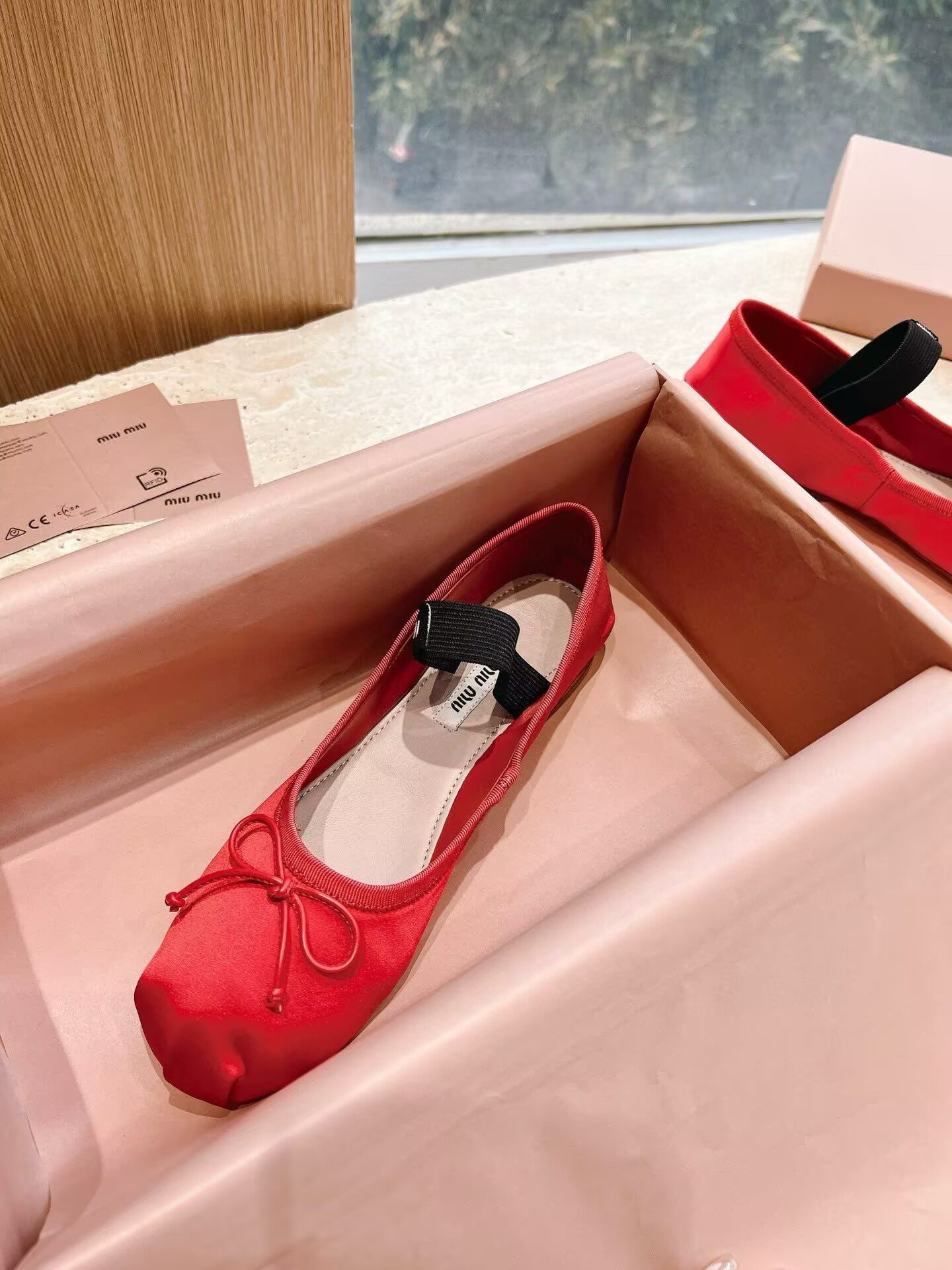ua M1v M1v satin ballerinas
