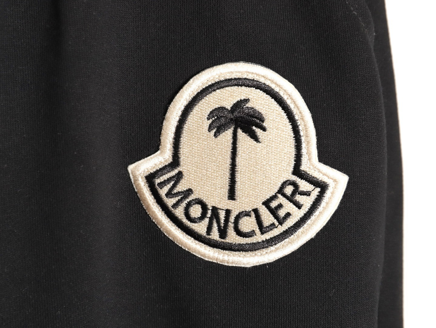 M0nc1er 25fw pants