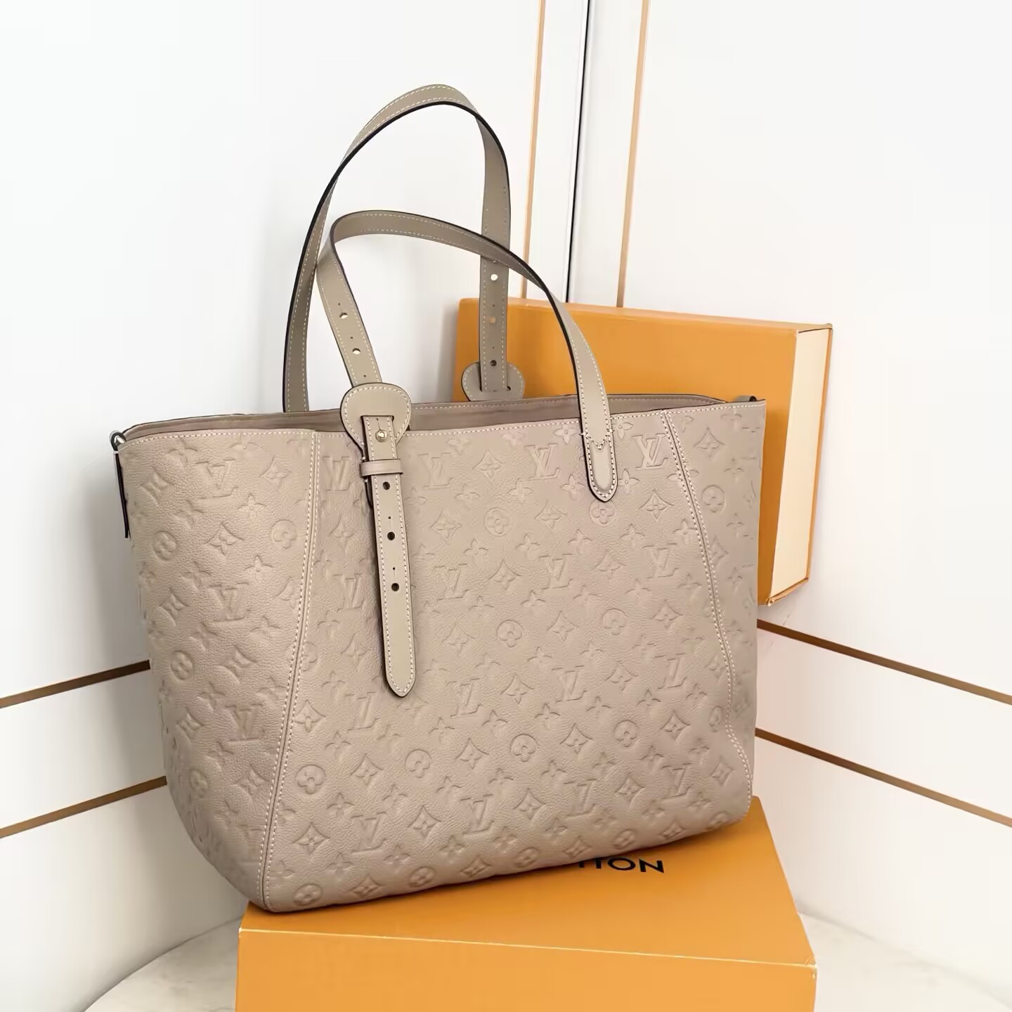 LV All In One MM M25889 56.5x30.5x17cm