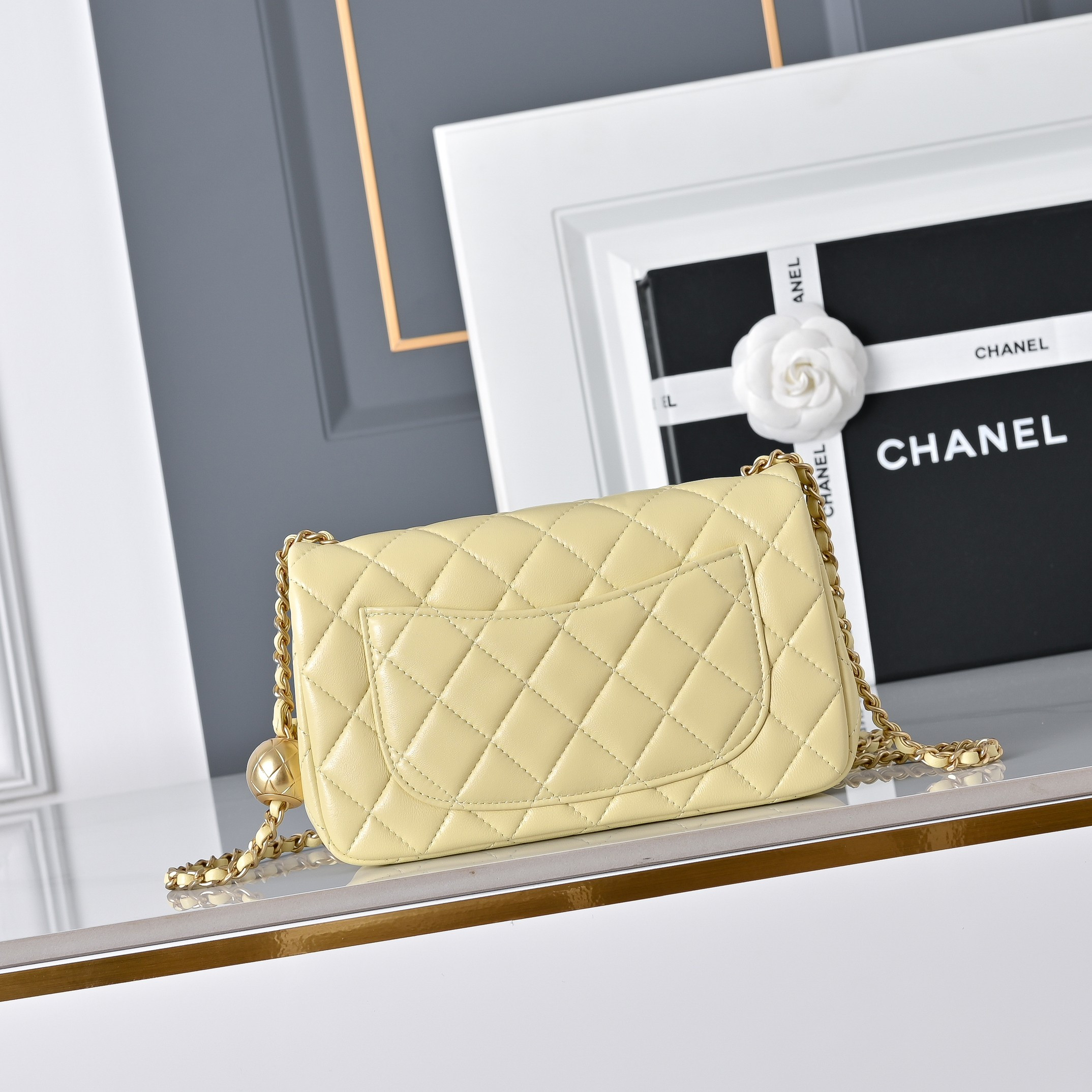 Ch*el flap bag butter yellow as1787 20x13x7cm