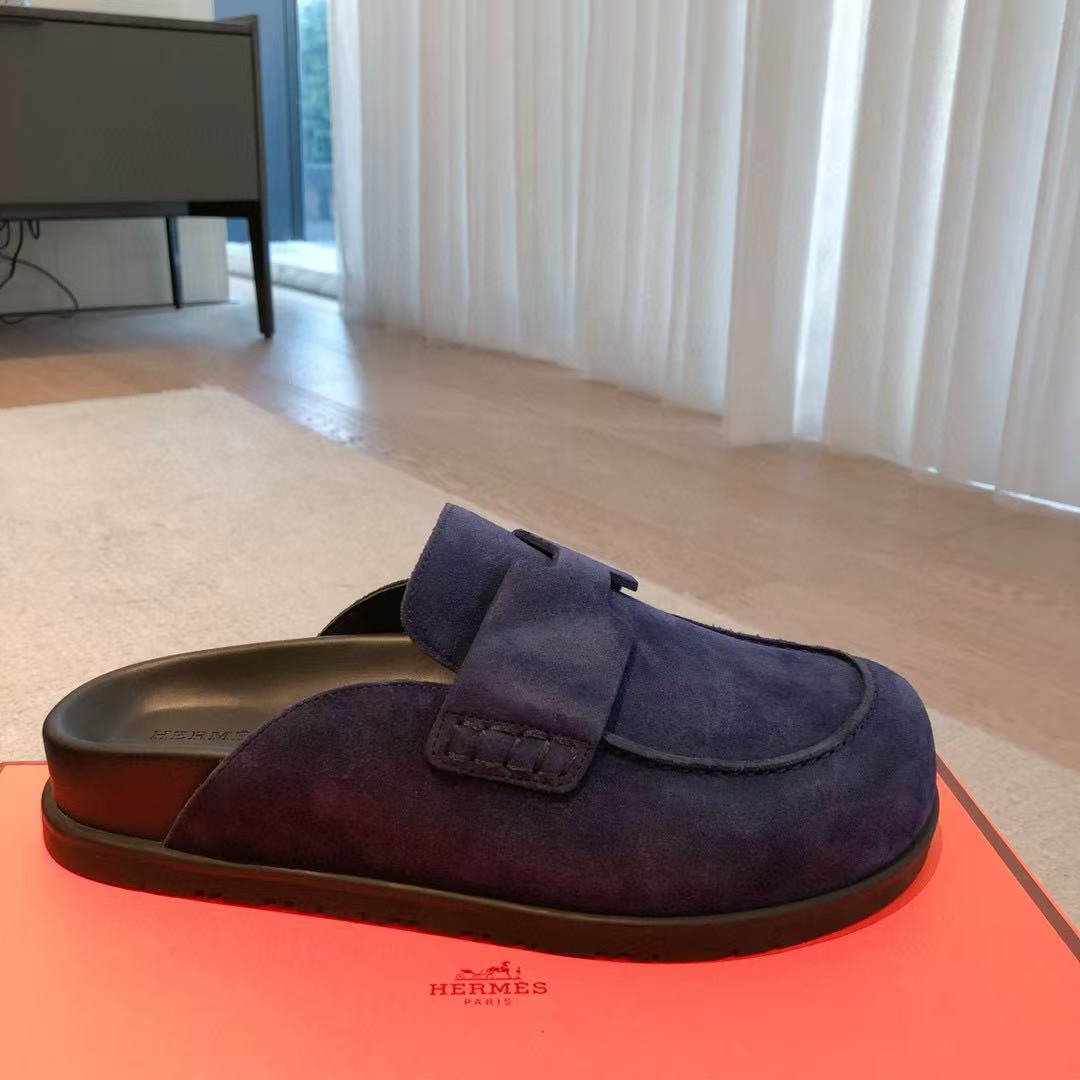 ua H**mes slippers