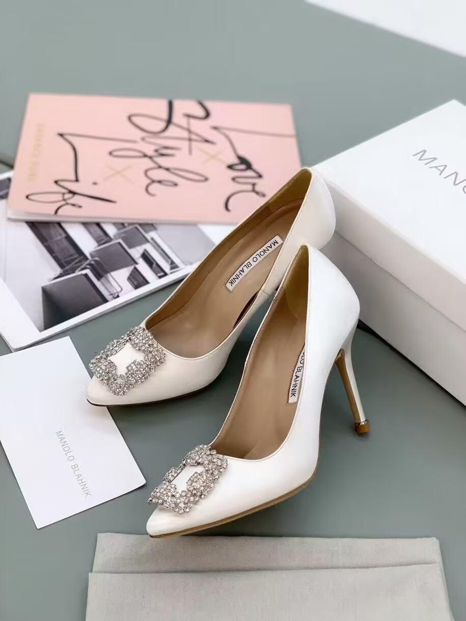 ua ma*n010 B1ah*ik hangisi jewel buckle pumps