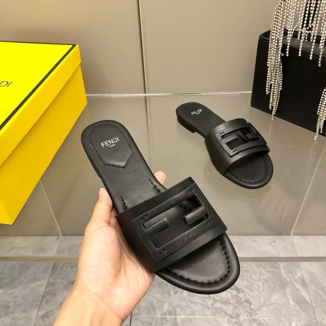 ua F**di baguette leather slides