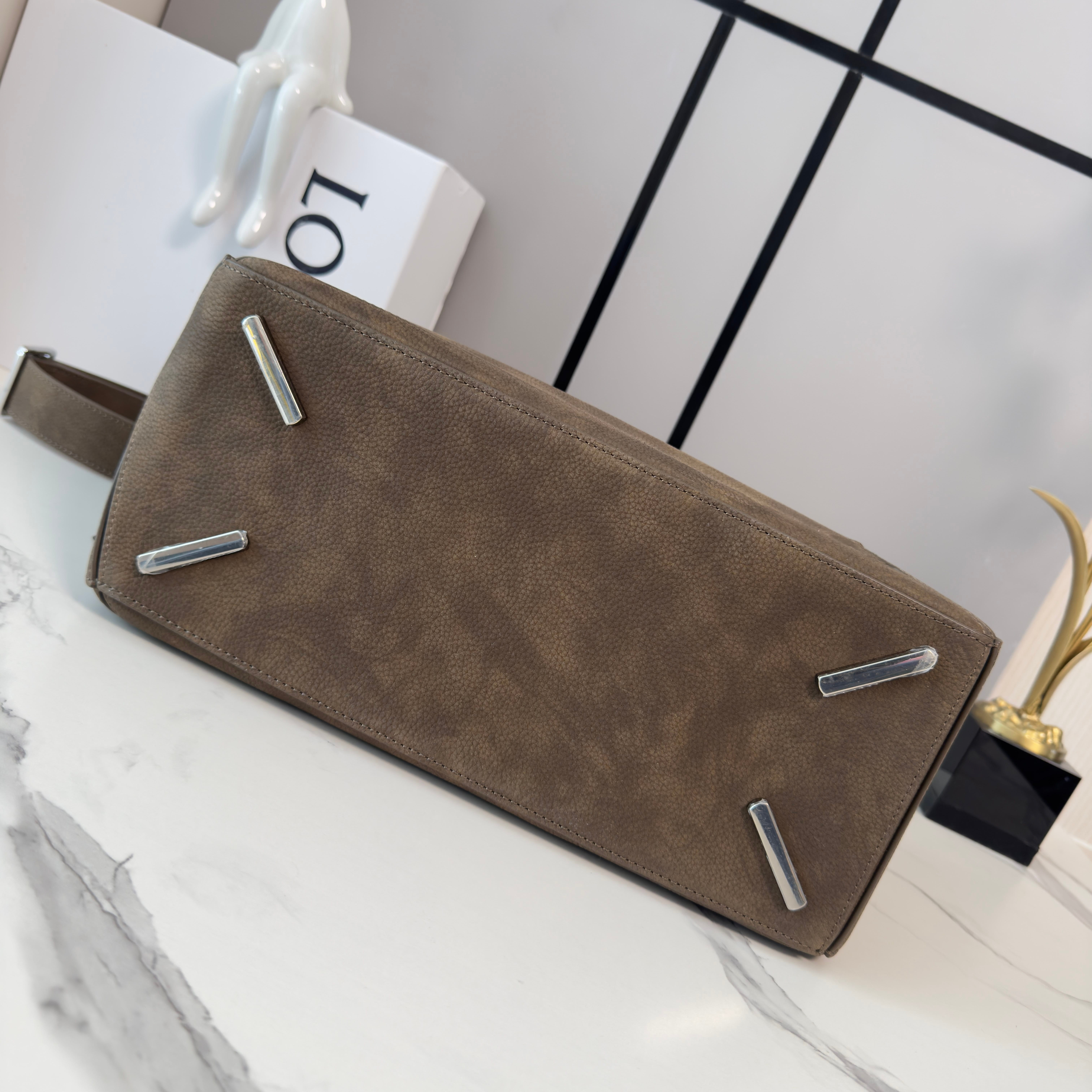 L0ew* featherlight puzzle bag in grained nubuck 33x21.5x14.7cm