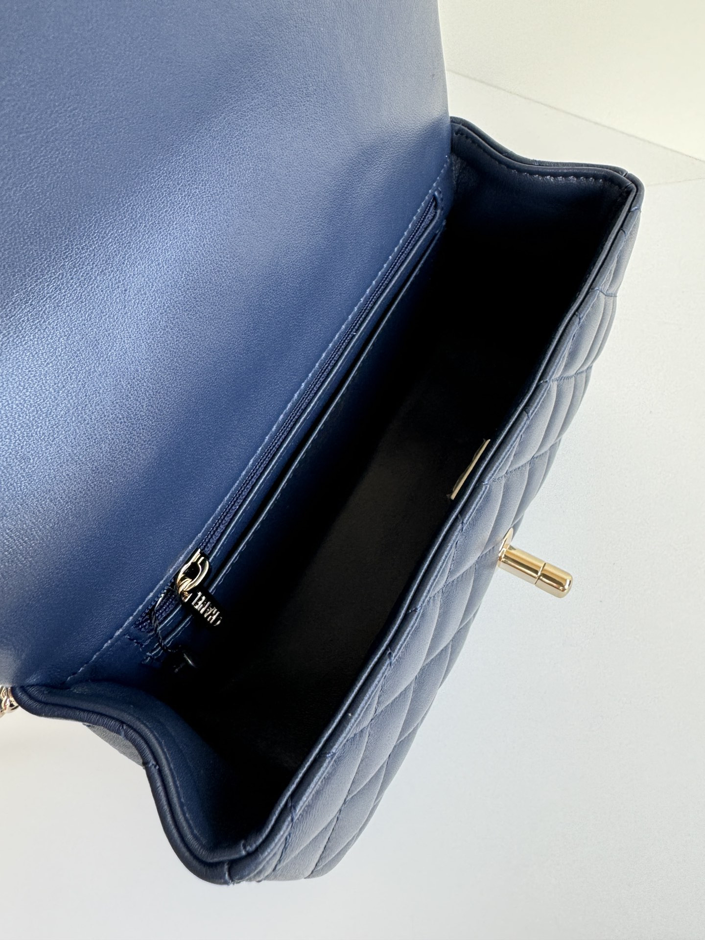 Ch*el mini cf handle royal blue 20x12x6cm