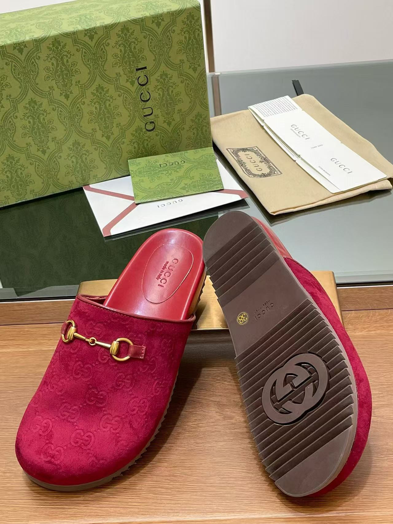 ua G*u*i slippers