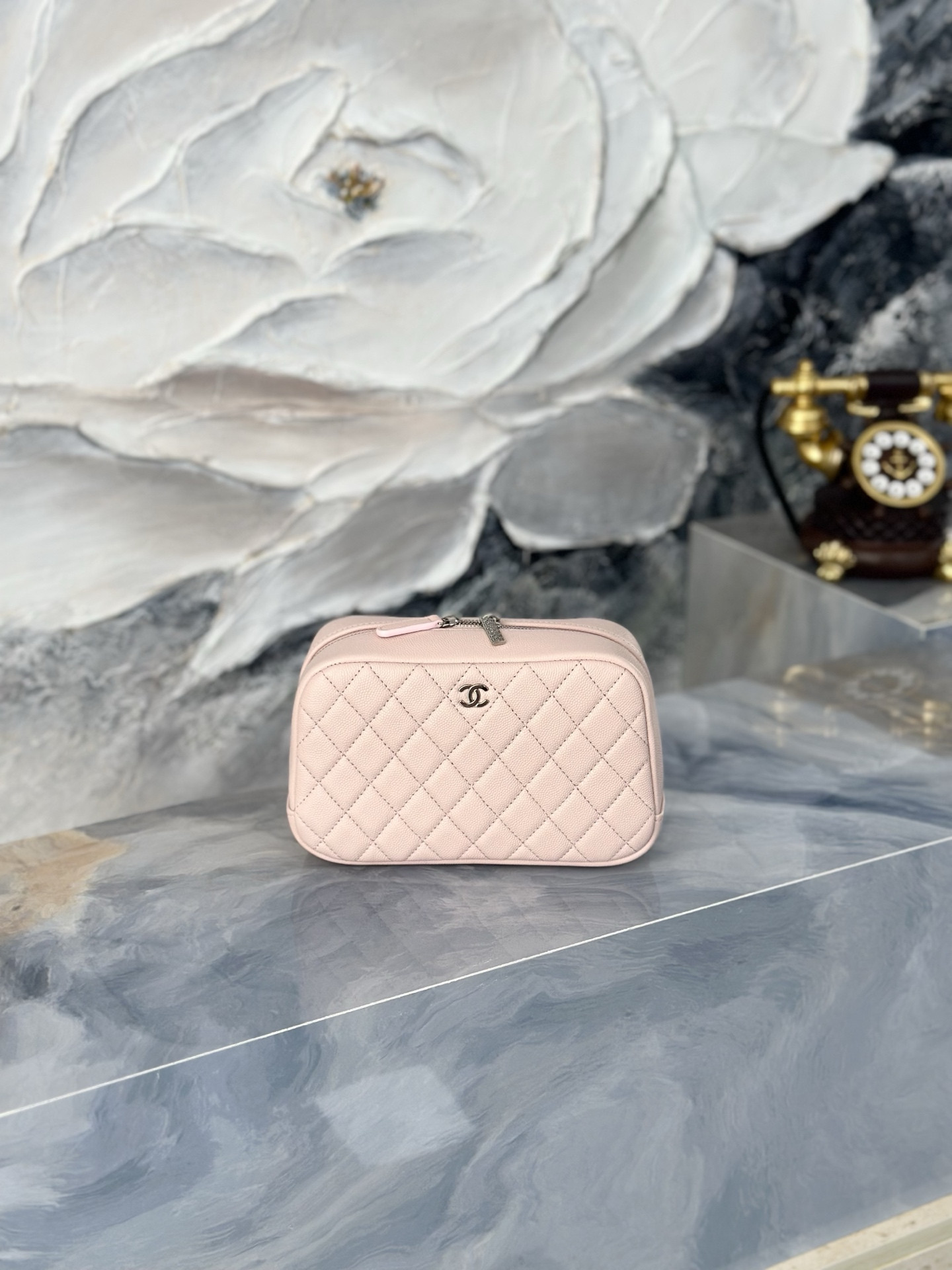 Ch*el pouch bag a31104 18.5x6x11cm