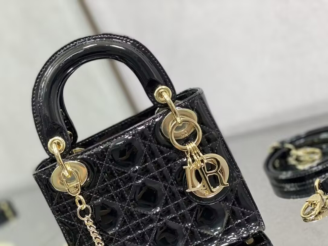 mini lady D*or bag patent cannage calfskin 17 x 15 x 7 cm