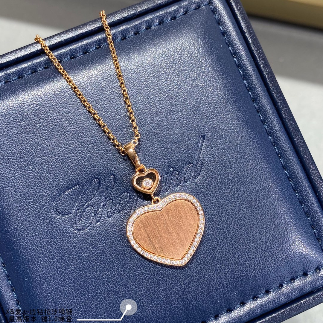 Ch0pard heart-shaped edge di*m*nd brushed necklace