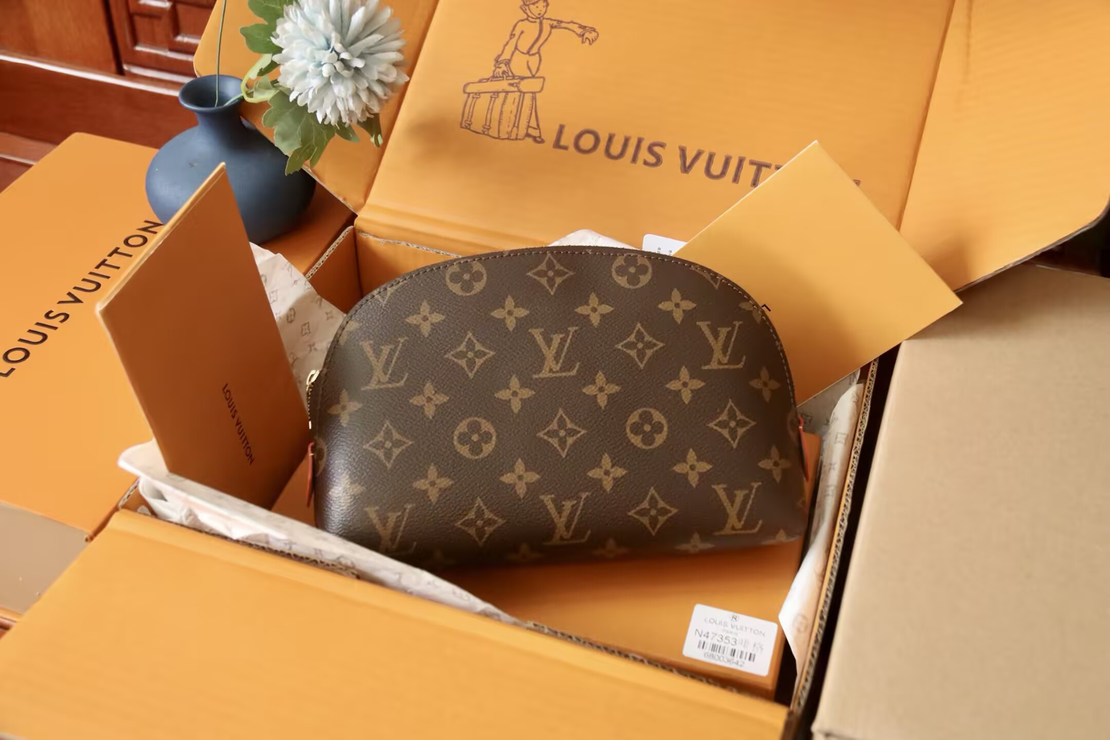 LV Cosmetic Pouch GM N47353 24x17x6cm