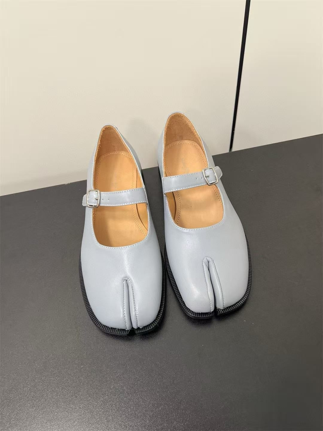 ua ma*s*n Ma*i*la mary jane shoes