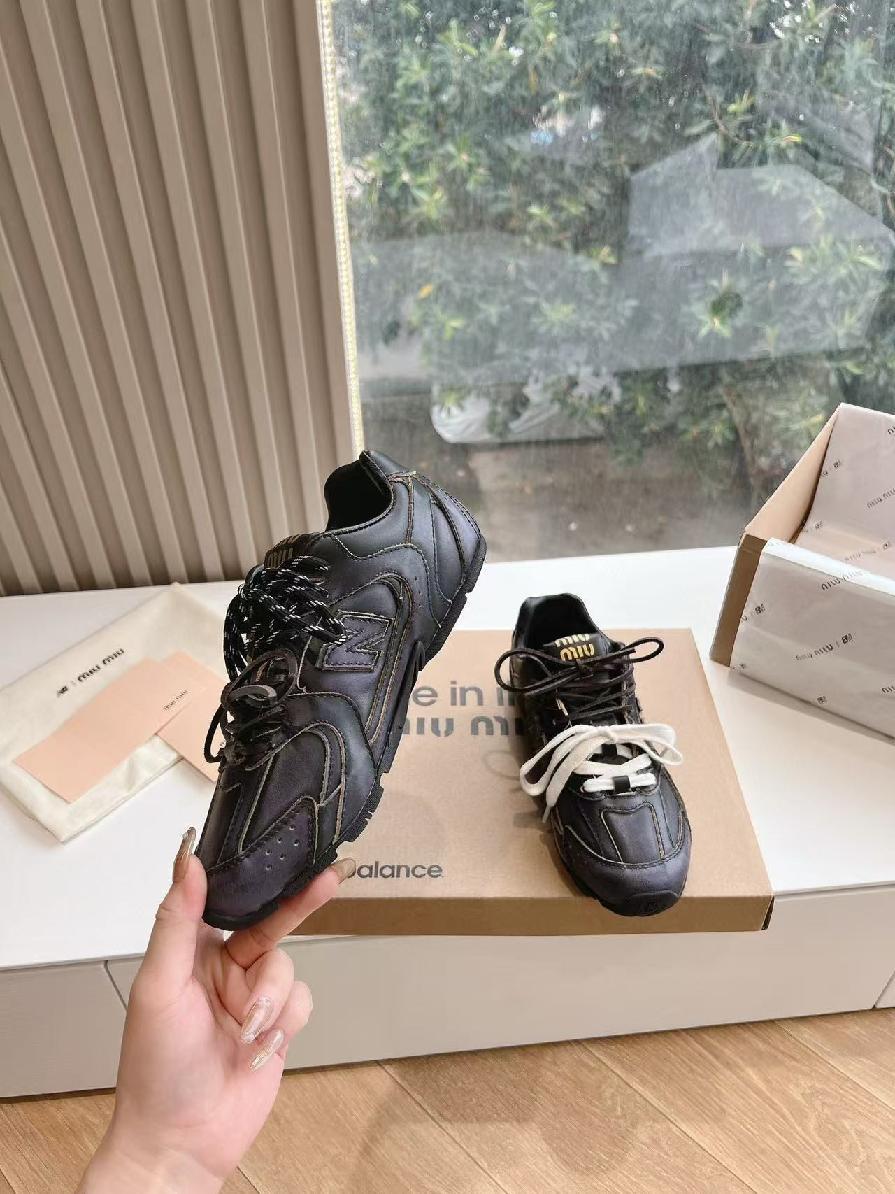 ua m1v m1v x new Ba1an*e 530 sl leather sneakers