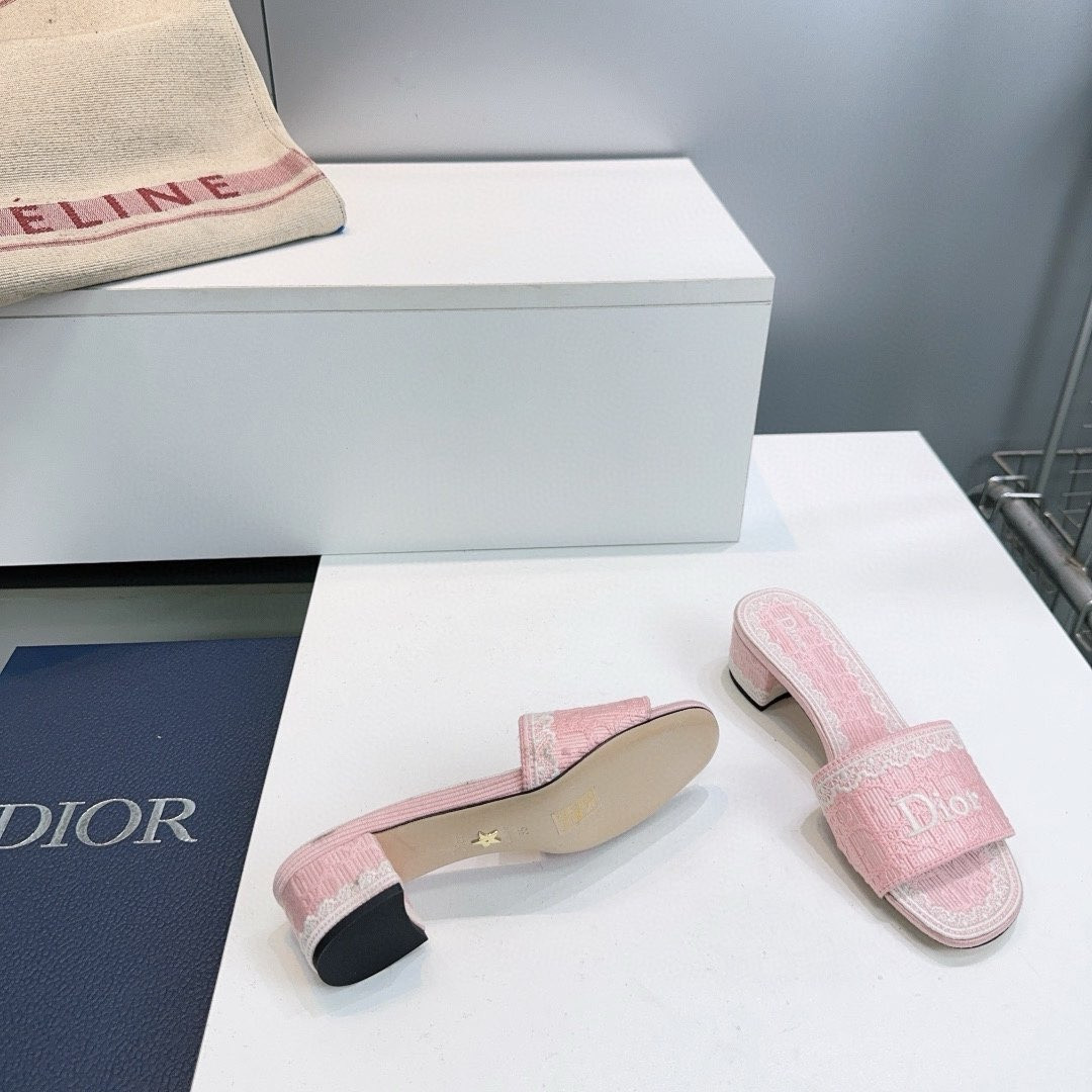ua D*oramour D*or dentelle heeled slide